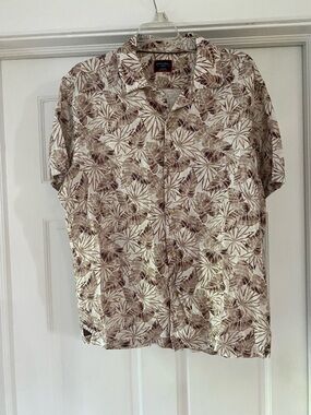 UNTUCKit Linen Button-Up Shirt - Cream & Brown Leaf Print